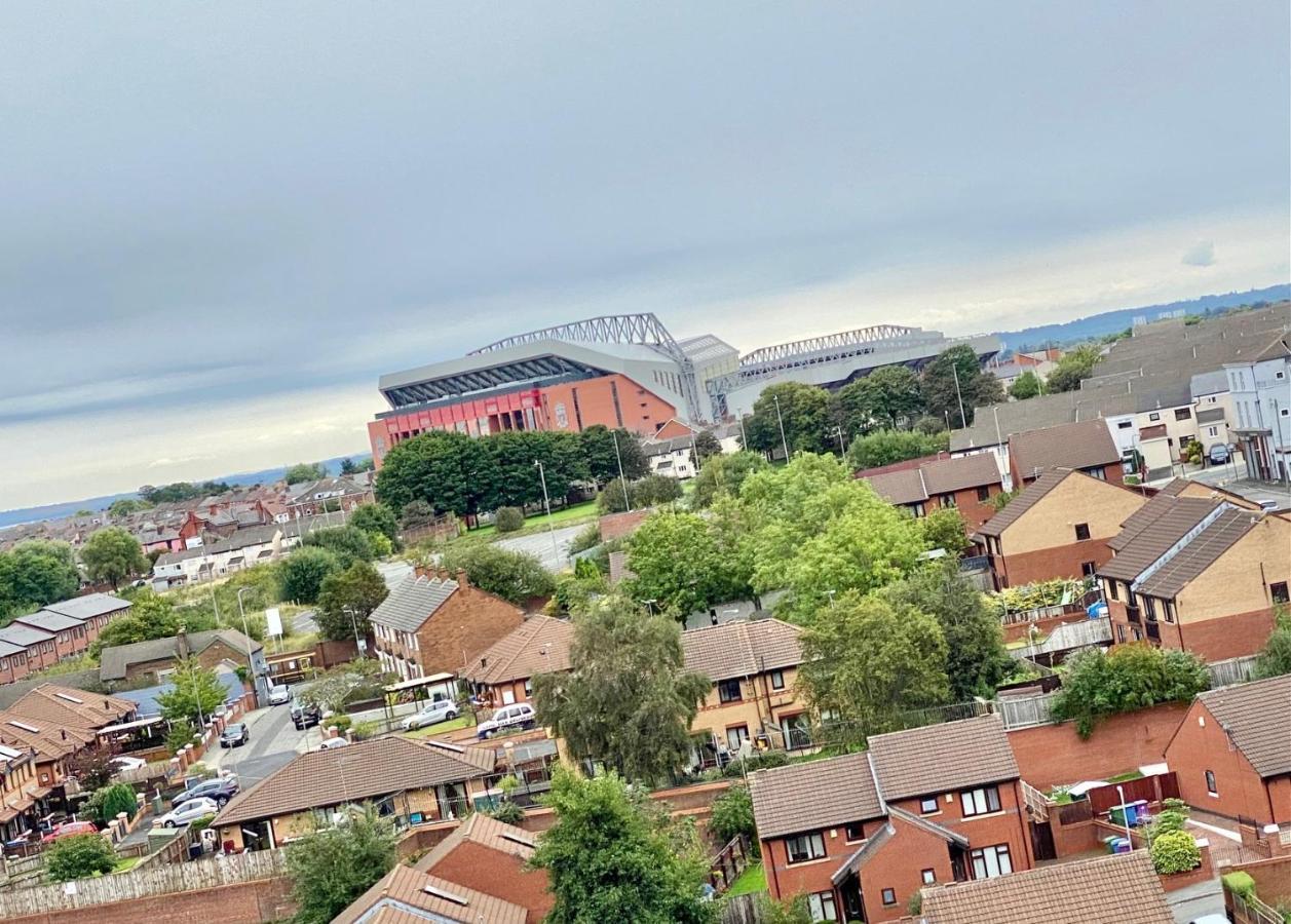 Unique View Of Anfield Stadium - Charming 2 Bedroom Apartment In Liverpool With Parking Bagian luar foto