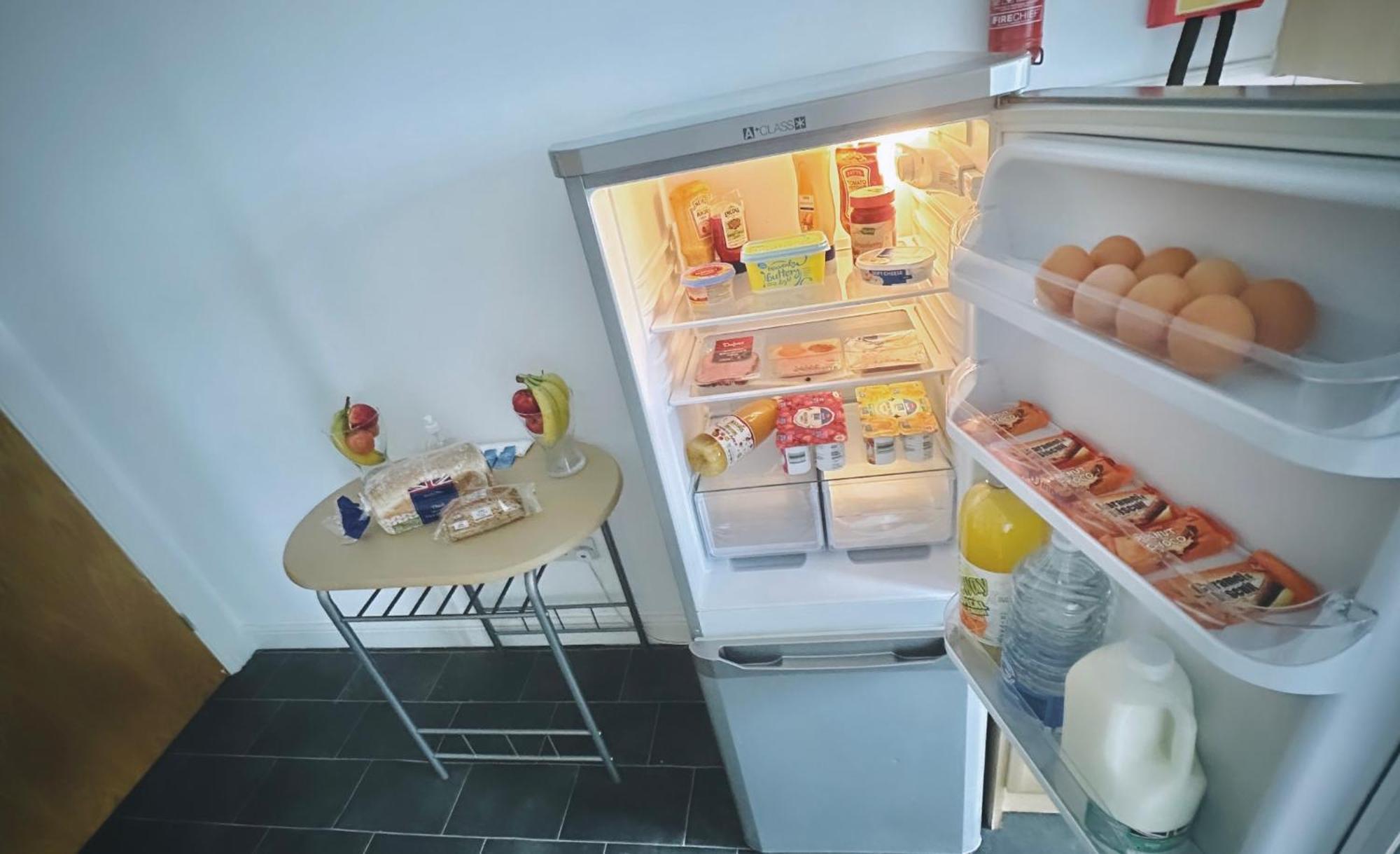 Unique View Of Anfield Stadium - Charming 2 Bedroom Apartment In Liverpool With Parking Bagian luar foto